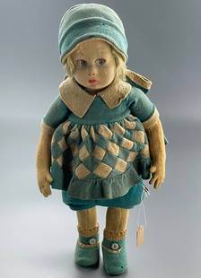 Bambola Antiqua Lenci Vintage Felt Doll Elena Scavini Creation c 1920 Rare Collectable Hand Painted: Bambola Antiqua Lenci Vintage Felt Doll Elena Scavini Creation c 1920 Rare Collectable Hand Painted Face Glancing Eyes Mohair Hairs Approximately 12 1/4 inches tall.
