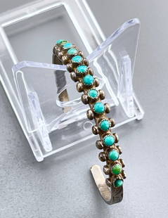 Navajo Zuni Turquoise Vintage American Indian Pawn Jewelry Snake Eye Silver Cuff Bracelet c1940: Navajo Zuni Turquoise Vintage American Indian Pawn Jewelry Snake Eye Silver Cuff Bracelet c1940 Approximately 2 1/4 inches wide.