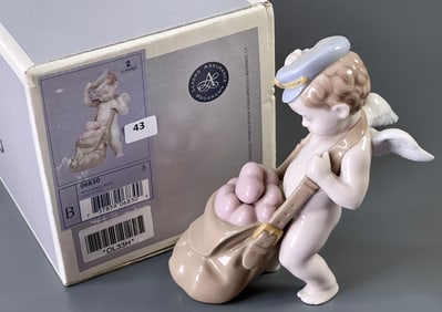 Adorable Angel Postman Lladro Figurine Love Letters 06830 Repartiendo Amor Putto Mailman