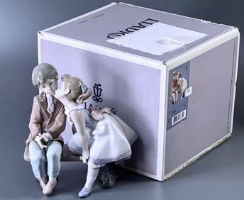 LLADRO 07635 Ten and Growing Figurine Number 07635 Designer Francisco Polope Ya Tenemos Diez Anos
