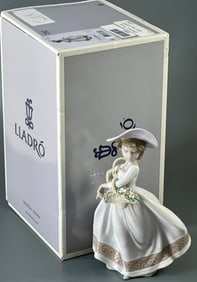 Pretty Pickings Girl Figurine Lladro Item #01006940 Sweet Flowers Spanish Name Dulces Flores