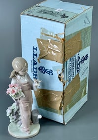 Spring Girl Figurine Lladro No. 5217 Primavera Infantil Porcelain Figurine