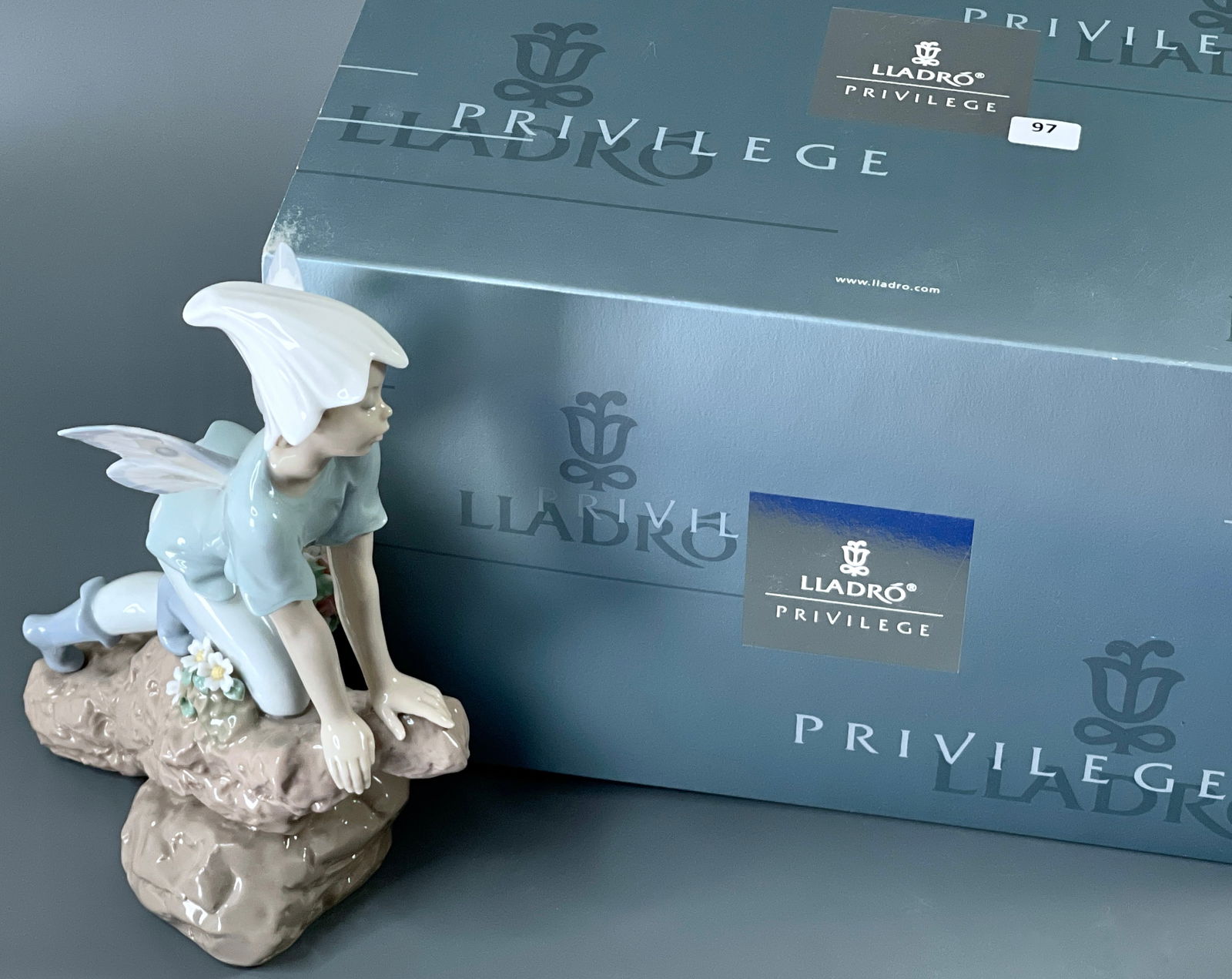 Porcealain by Lladro Prince of the Elves 07690 Spanish Name Principe de Los Elfos Sculptor Joan: Porcealain by Lladro Prince of the Elves 07690 Spanish Name Principe de Los Elfos Sculptor Joan Coderch Year Issued 2001 Year Retired 2003 Item # 01007690