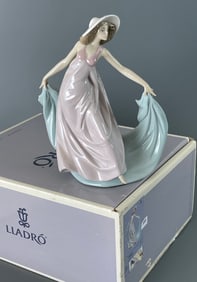 Tela al Viento Azul Spring Dance Lladro 05663 Fine Porcelain Collectible Figurine Hand Made in