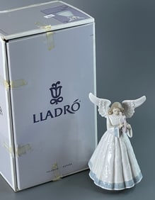 Retired Lladro #5830 Heavenly Harpist Angel Navidad Con Lira It could be used as a tree topper