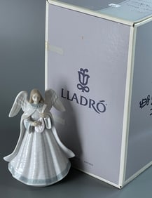 Angelic Melody Angel Holding Mandolin Sculpted by Francisco Catala 5963 Retired Lladro