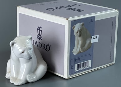 Polar Bear 01209 Sculptor Juan Huerta Year Issued 1972 Year Retired 1992 Finish Glazed Osito Sentado