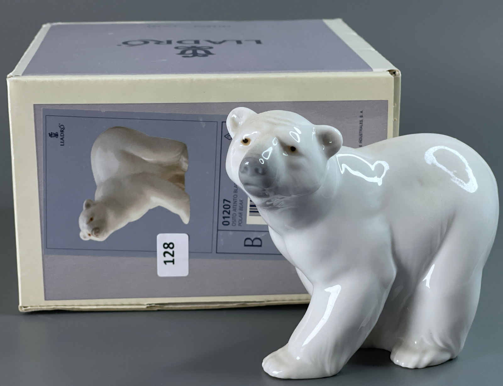 Lladro Osito Atento Blanco Polar Bear 01207: Lladro Osito Atento Blanco Polar Bear 01207