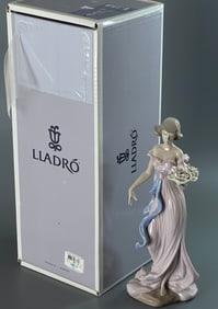 Lladro Spring Flirtation Porcelain Figurine 6365 Finish Glazed Spanish Name Sculptor Regino Torrijos