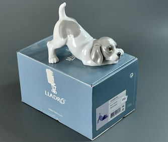Lladro Playful Puppy #01009135 Spanish Name Perro Retozon Sculptor Julio Fernandez Year Issued 2014