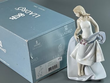 Lladro Blissful Youth #01008427 Spanish Name ESBELTA JUVENTUD Sculptor Joan Coderch Year Issued 2009