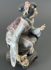 Lladro #1448 Yuki Japanese Geisha Porcelain Figurine
