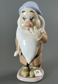 Lladro Disney Sleepy #7539 Snow White and the Seven Dwarfs Figurine
