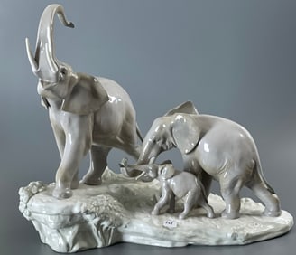 Elephants Walking Large Lladro Elephant Porcelain Group Reference 01001150 Sculptor Fulgencio Garc?a