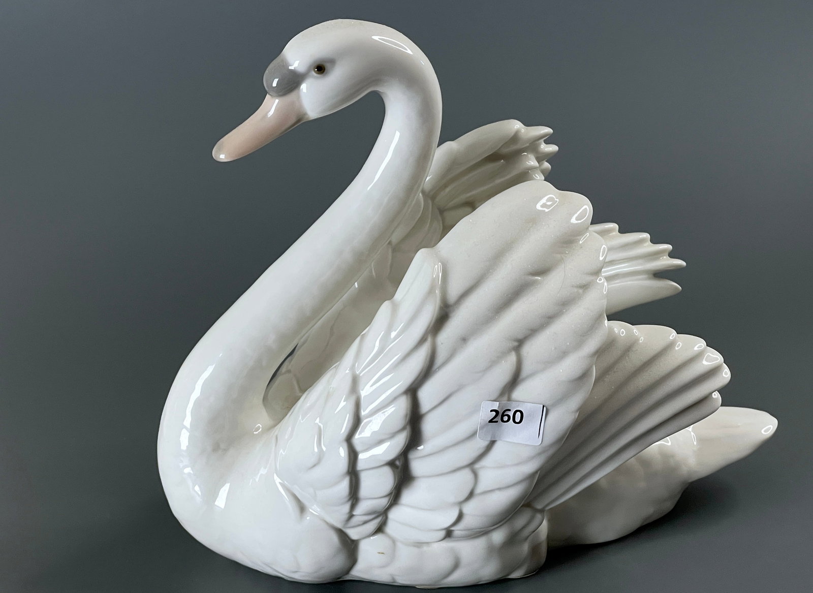 Lladro Swan with Wings 5231 Retired 2007: Lladro Swan with Wings 5231 Retired 2007