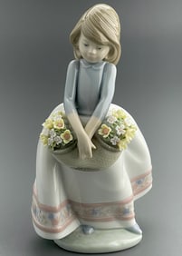 May Flowers Lladro Item #01005467 Spanish Name Dulcemente Timida Sculptor Juan Huerta Year Issued