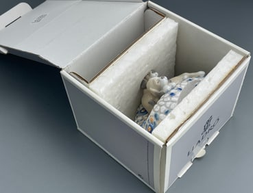 Rincon de Barcelona by Lladro item #01006663 was Sculpted by Joan Coderch Issued in 2000 Retired in