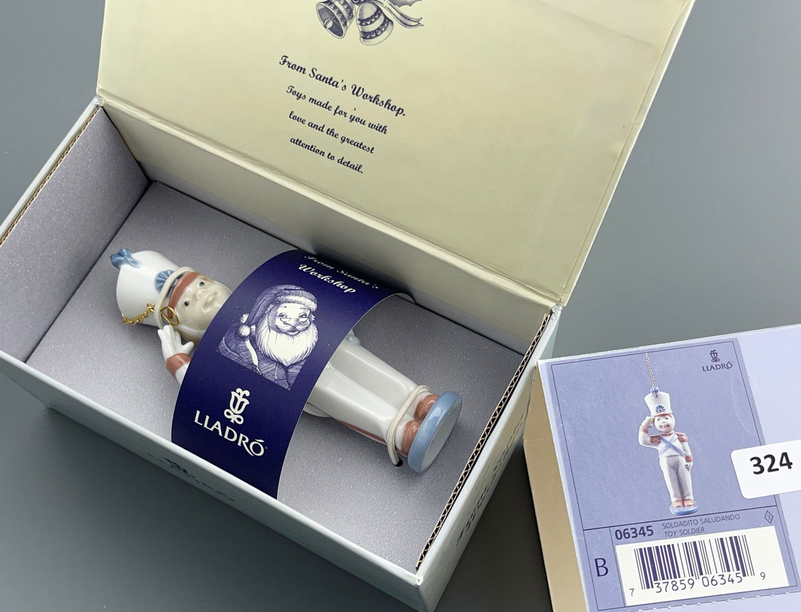 Lladro Porcelain 6345 Toy Soldier Christmas Tree Ornament Soldadito Saludando Sculptor Miguel Angel: Lladro Porcelain 6345 Toy Soldier Christmas Tree Ornament Soldadito Saludando Sculptor Miguel Angel Santaeulalia