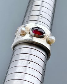 Modern Design Cabochon and Pearl Jeweled Sterling Silver Ring size 6 1/4