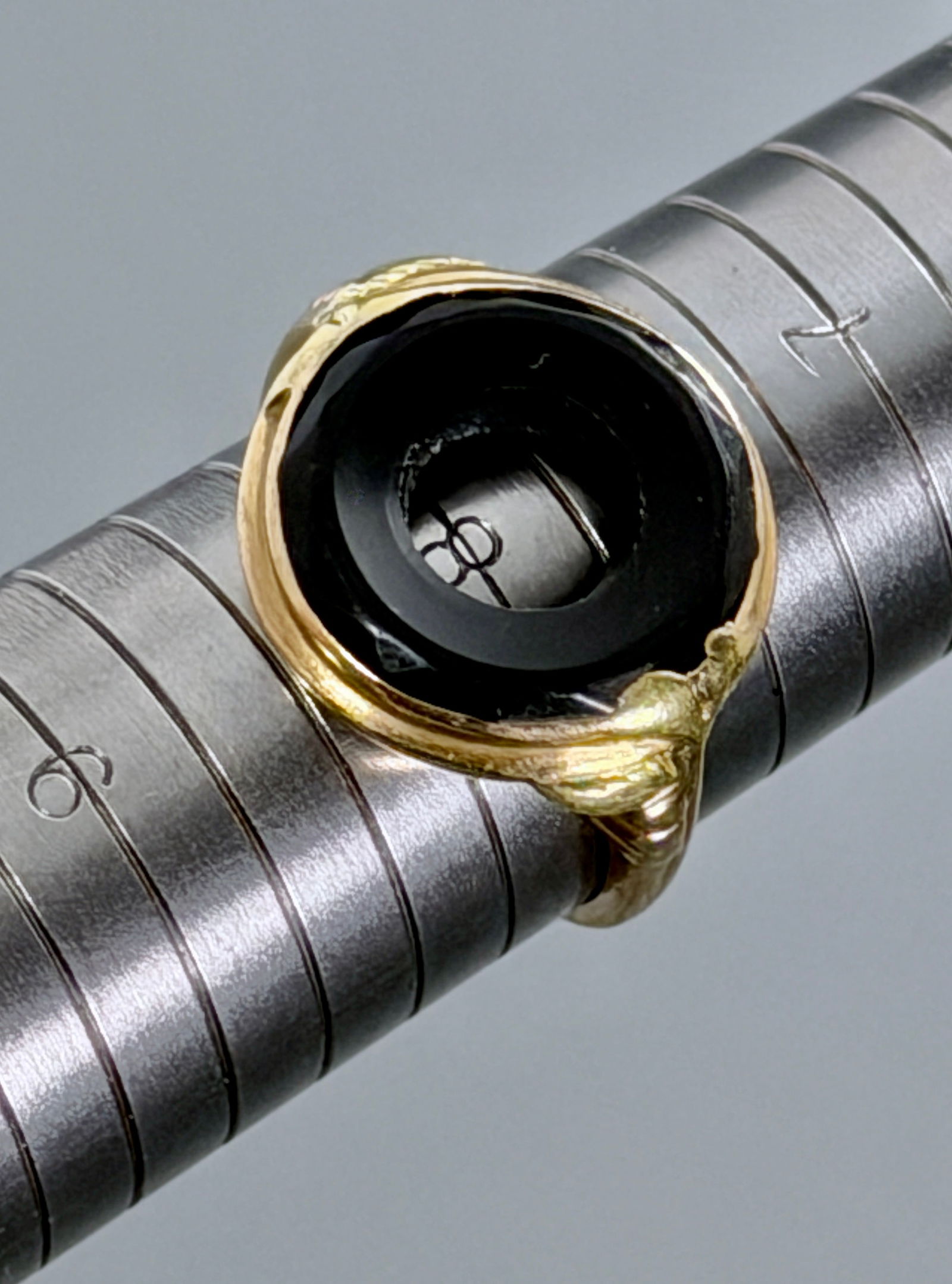 Unusual Round Cut Black Opal 10K Gold Ring Size 8 (1 of 8)