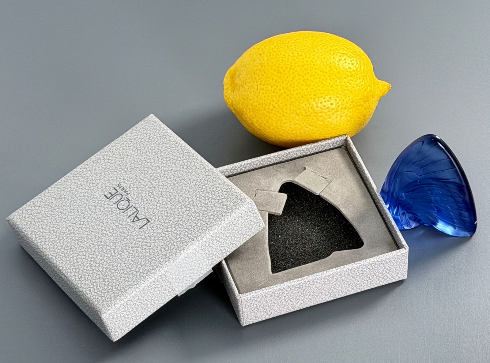 Lalique Paris Grand Nacre Butterfly Saphir Nonemail Art Glass Signed Boxed (1 of 4)