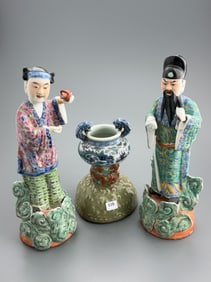 Group of 3 Chinese Colorful Porcelain Decorations Figurines & Centrepiece Vase on Dragon Base