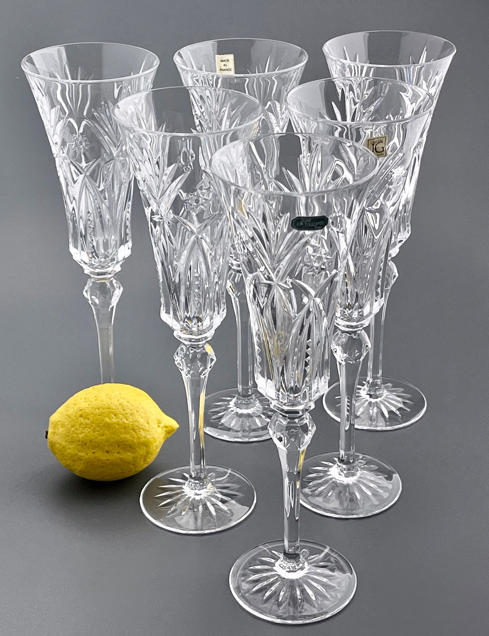 French Durand Crystal Champagne Flutes Set of 6 Vintage Stemware Made in France: French Durand Crystal Champagne Flutes Set of 6 Vintage Stemware Made in France Approximately 10 inches tall. For all high ticket items, including watches and jewelry, thebuyer identity has to be conf