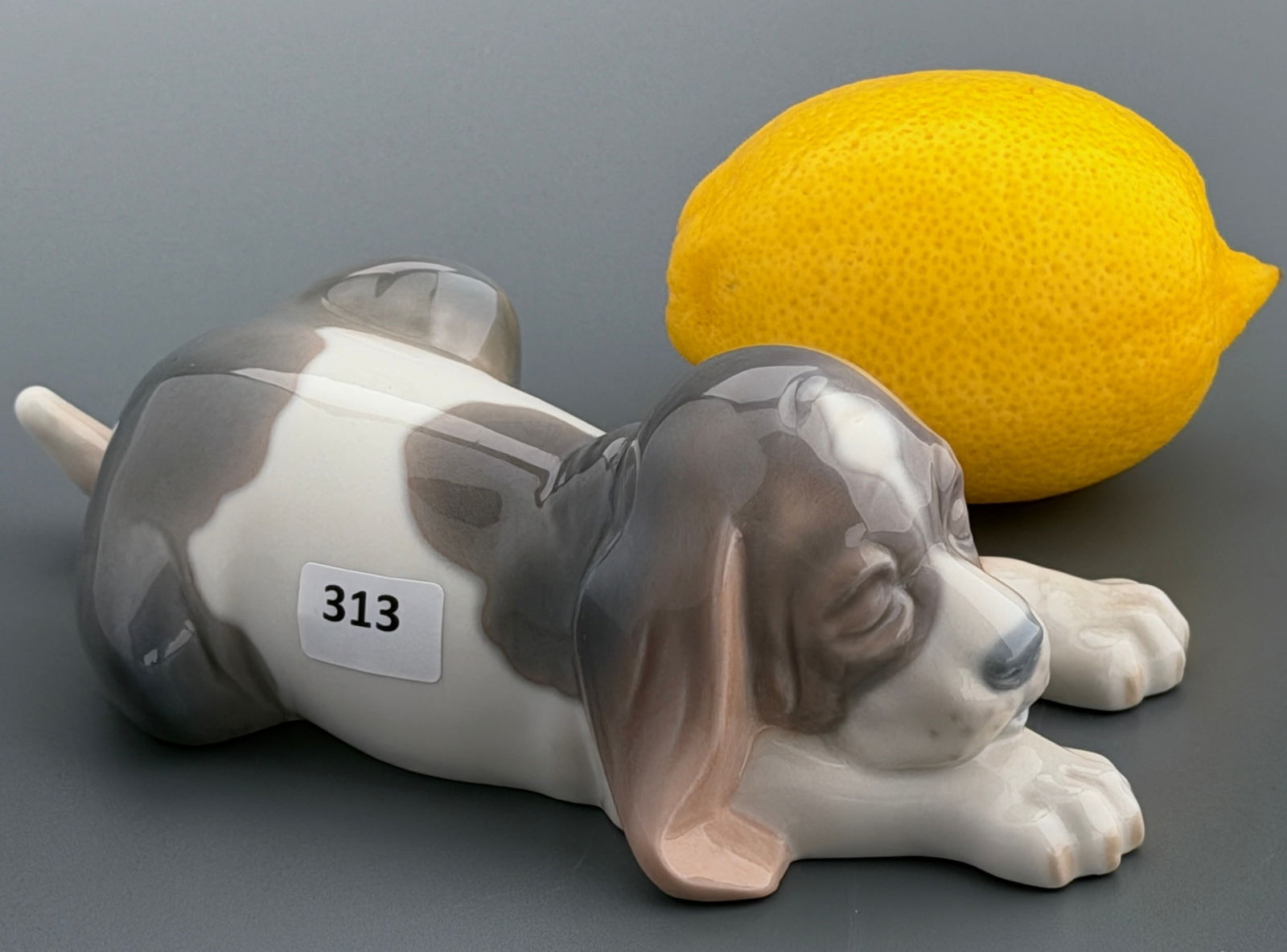 Llladro Sleeping Beagle Puppy Porcelain Figurine # 100913 Retail $ 169: Llladro Sleeping Beagle Puppy Porcelain Figurine # 100913 Retail $ 169 We are continuing to sell the Largest US Collection of Lladro porcelain figurines. This item is identical to the one that was sol