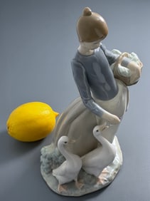 Lladro Pacing The Ducks Porcelain Sculpture Model Number 1306 in Gloss Finish Valensia Spain