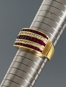 Fine Italian 750 Yellow 18K Gold Natural Ruby Diamond Band Vintage Mid 20th Century Estate Jewelry