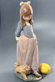 Vintage Lladro 2085 Figurine Rosita