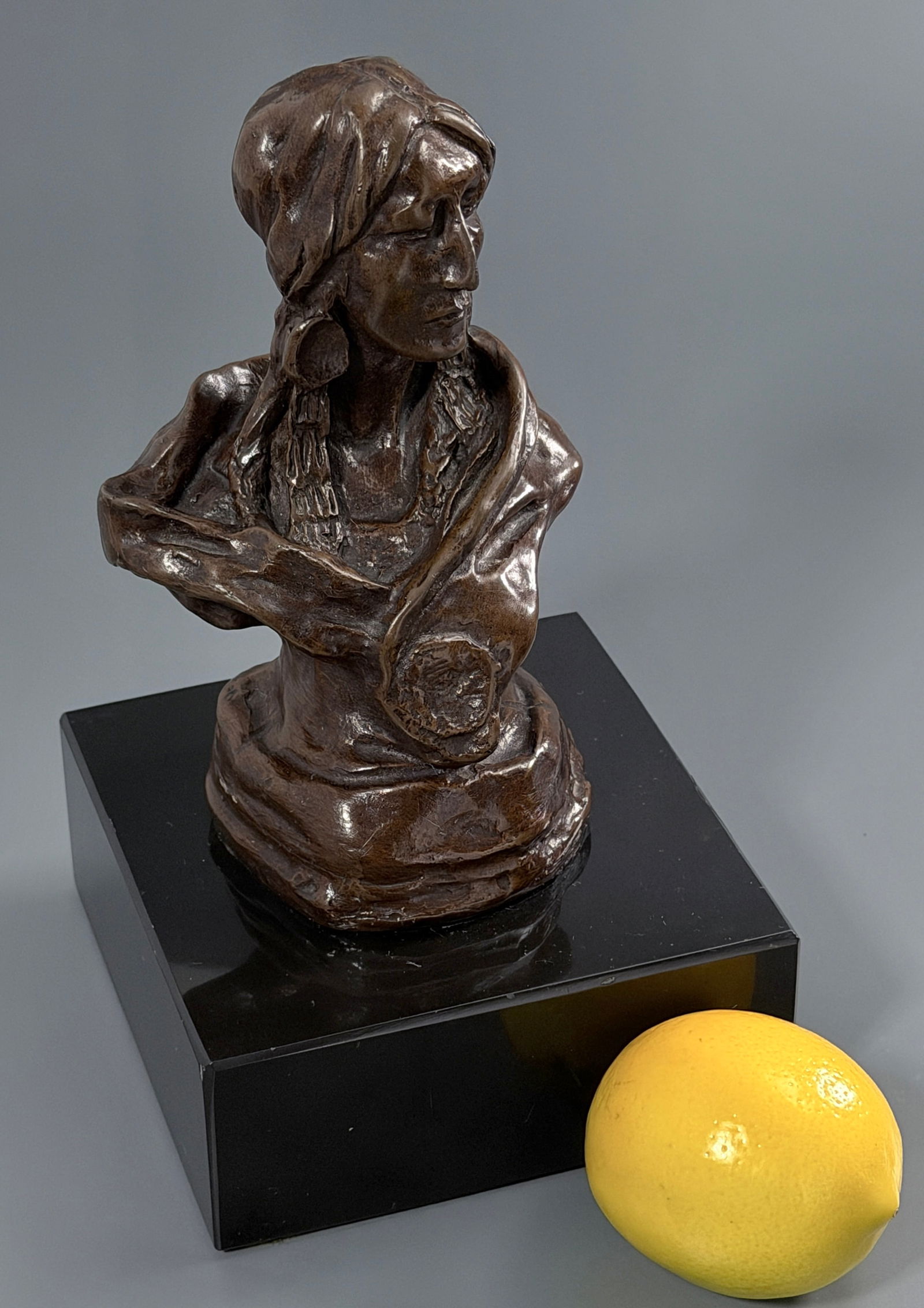 Charles M Russel American 1864-1926 Native American Piegan Woman Heavy Bronze Bust on Black Granite (1 of 6)