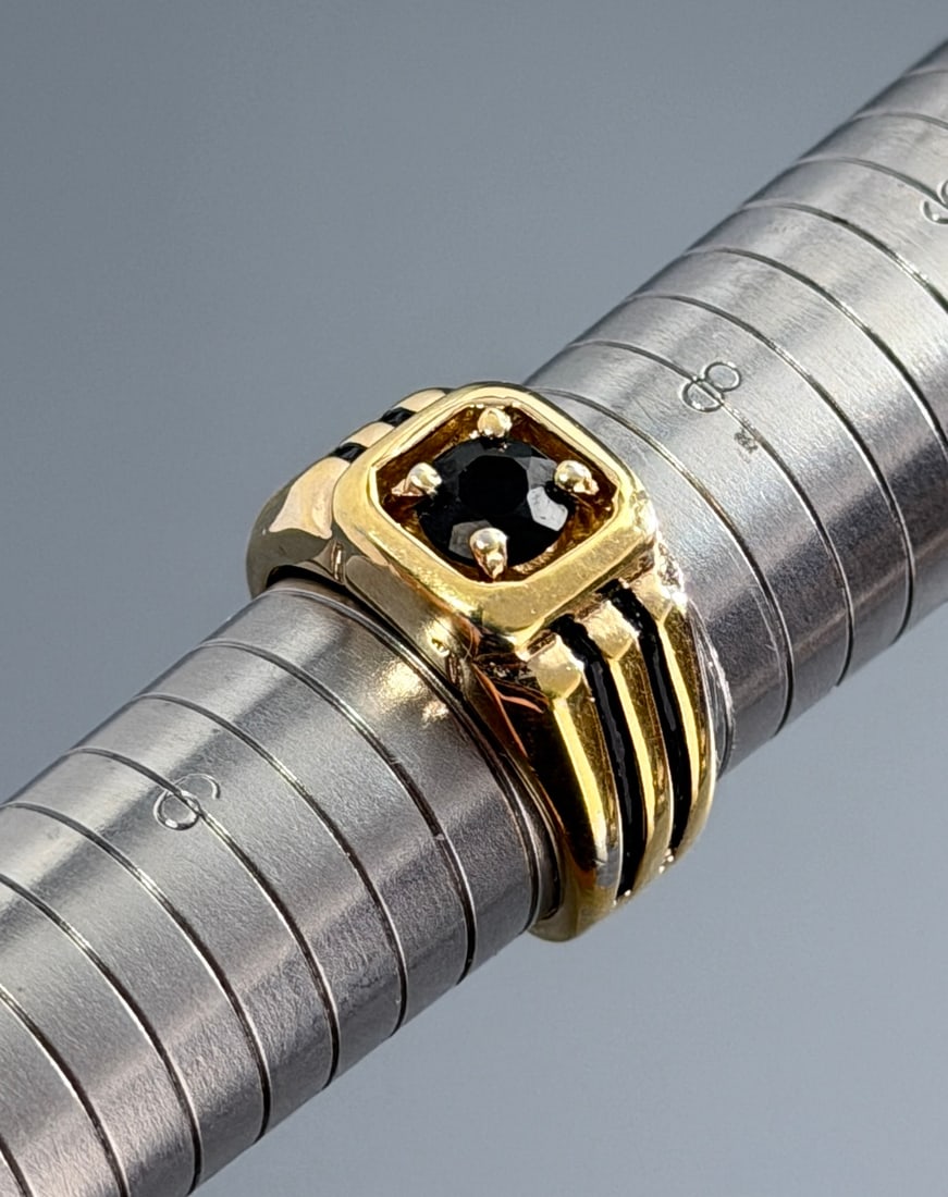 14KT HGE LIND Black Enamel Jeweled Ring Vintage Costume Jewelry: 14KT HGE LIND Black Enamel Jeweled Ring Vintage Costume Jewelry Approximately size 7 1/4 - 7 1/2.