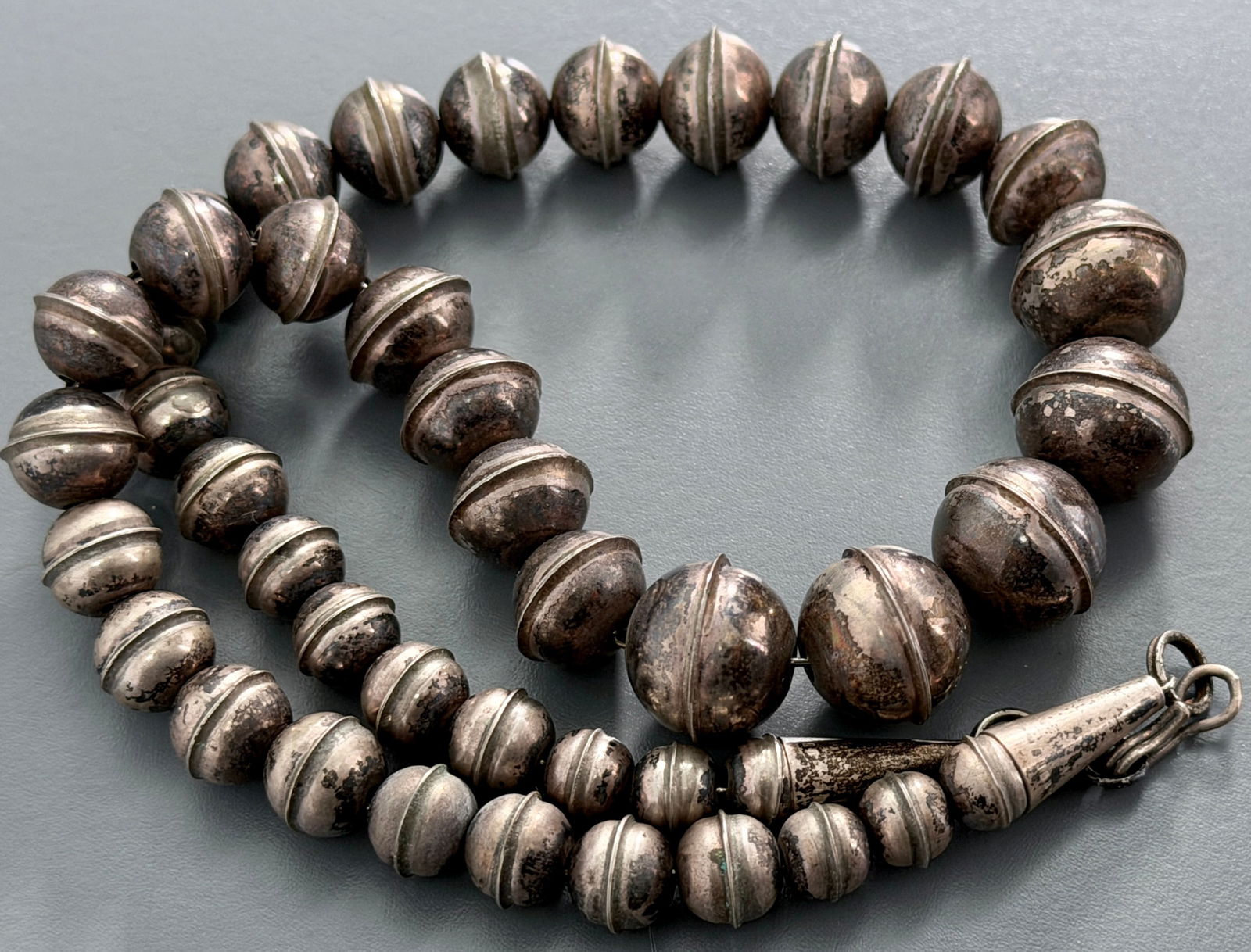 Old Sterling Silver Navajo Pearl Necklace Vintage Iconic Native American Jewelry Graduated Hand - 3