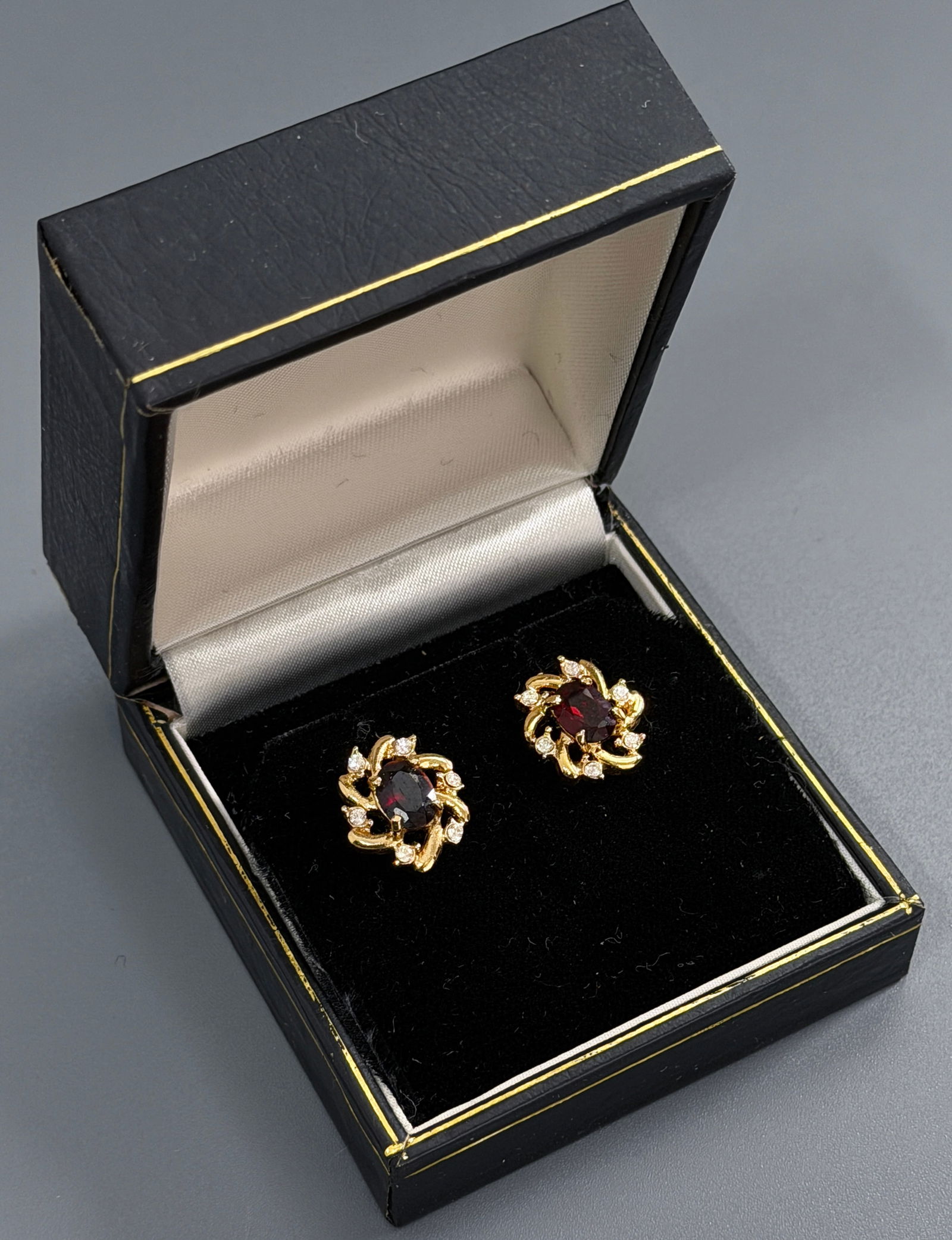 Estate Costume Jewelry Garner Studs Earrings (1 of 4)