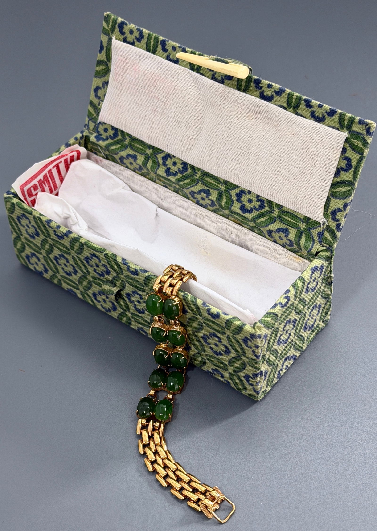 Vintage Costume Jewelry Cabochon Nephrite Jade Link Bracelet (1 of 4)