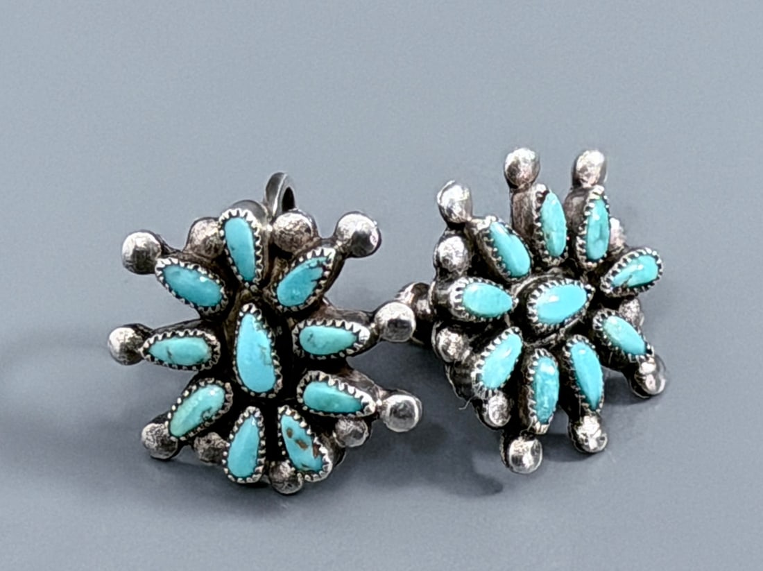 Vintage Zuni Native American Jewelry Petit Point Turquoise Cluster Sterling Silver Screw Back: Vintage Zuni Native American Jewelry Petit Point Turquoise Cluster Sterling Silver Screw Back Earrings Approximately 3/4 x 13/16 inches.