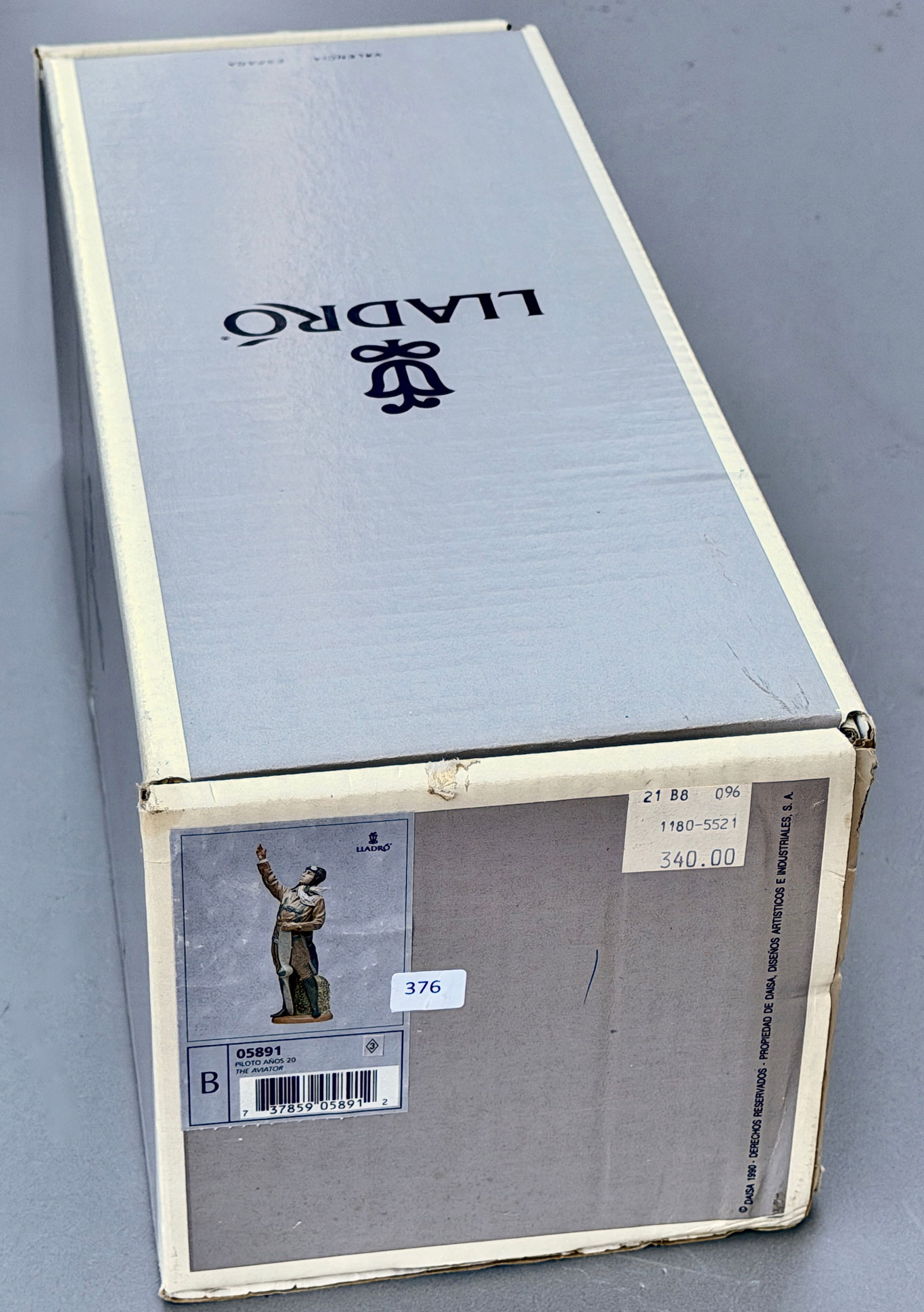 Lladro 5891 The Aviator Porcelain Figurine Spanish Name Piloto Anos 20 Retired in 1997: Lladro 5891 The Aviator Porcelain Figurine Spanish Name Piloto Anos 20 Retired in 1997