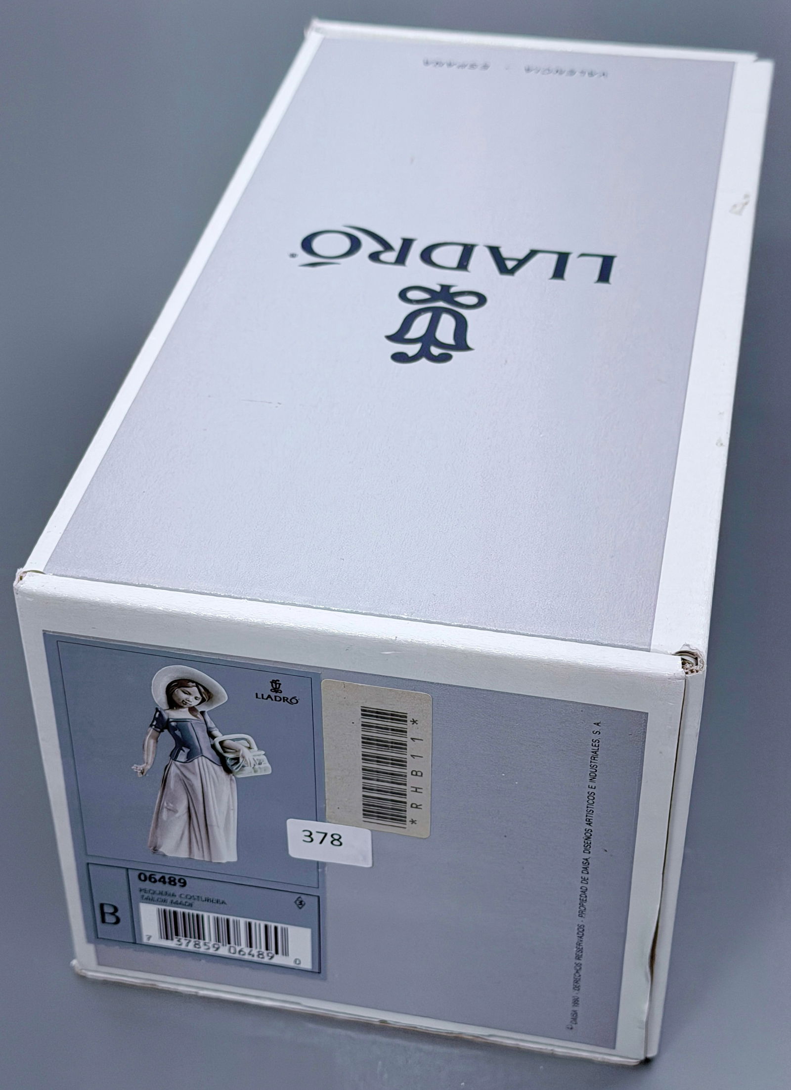 Lladro 6489 Porcelain Figurine Titled Tailor Made or Little Seamstress Retired in 1998: Lladro 6489 Porcelain Figurine Titled Tailor Made or Little Seamstress Retired in 1998