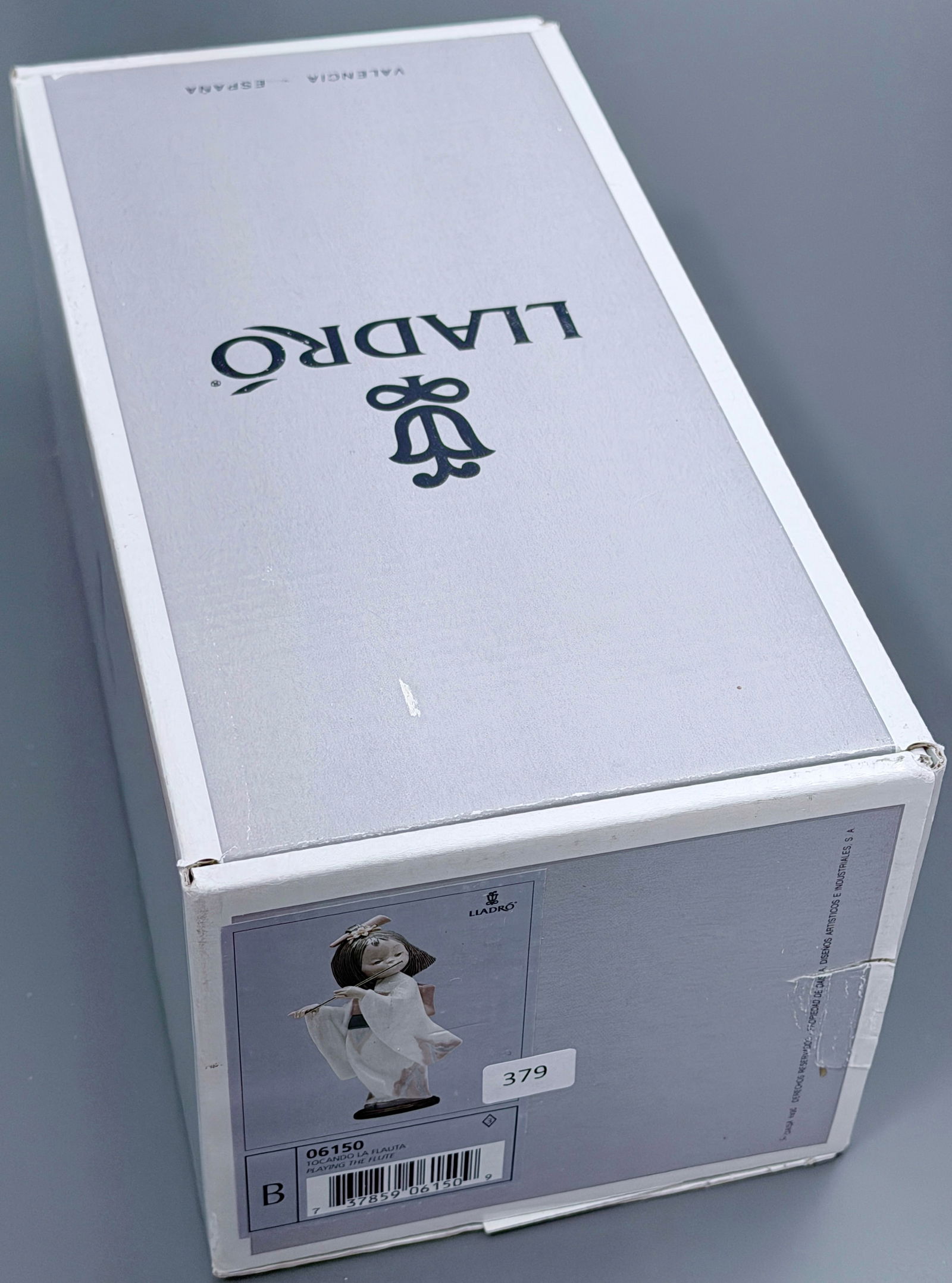 Lladro 6150 Figurine of Geisha Playing the Flute (1 of 2)