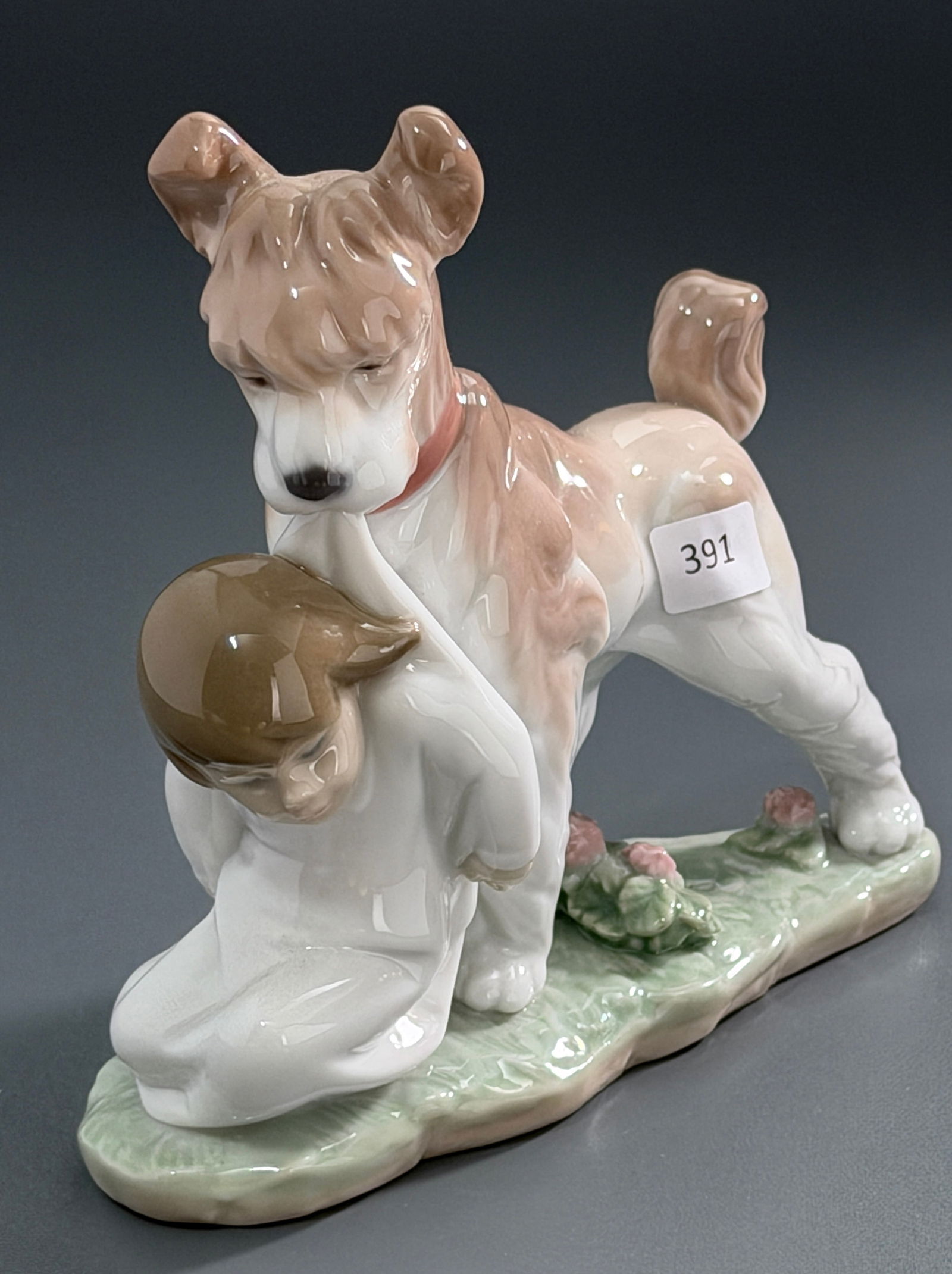 Lladro 6556 Safe and Sound Dog Holding Baby Porcelain Figurine (1 of 4)