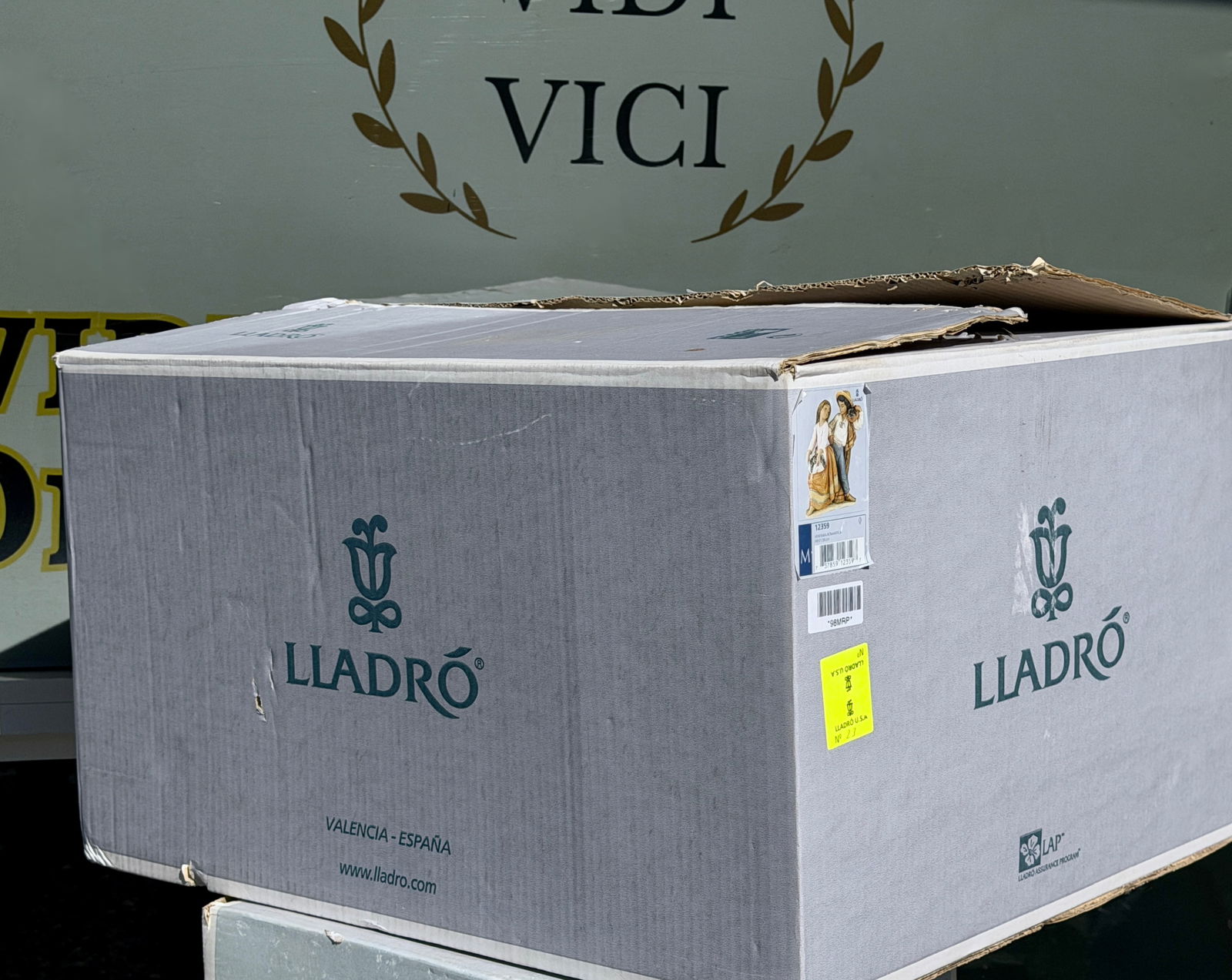 Lladro 2359 Vendimia Romantica Extra Large Retired Porcelain Composition Sculptured by Jose Puche in: Lladro 2359 Vendimia Romantica Extra Large Retired Porcelain Composition Sculptured by Jose Puche in 1997