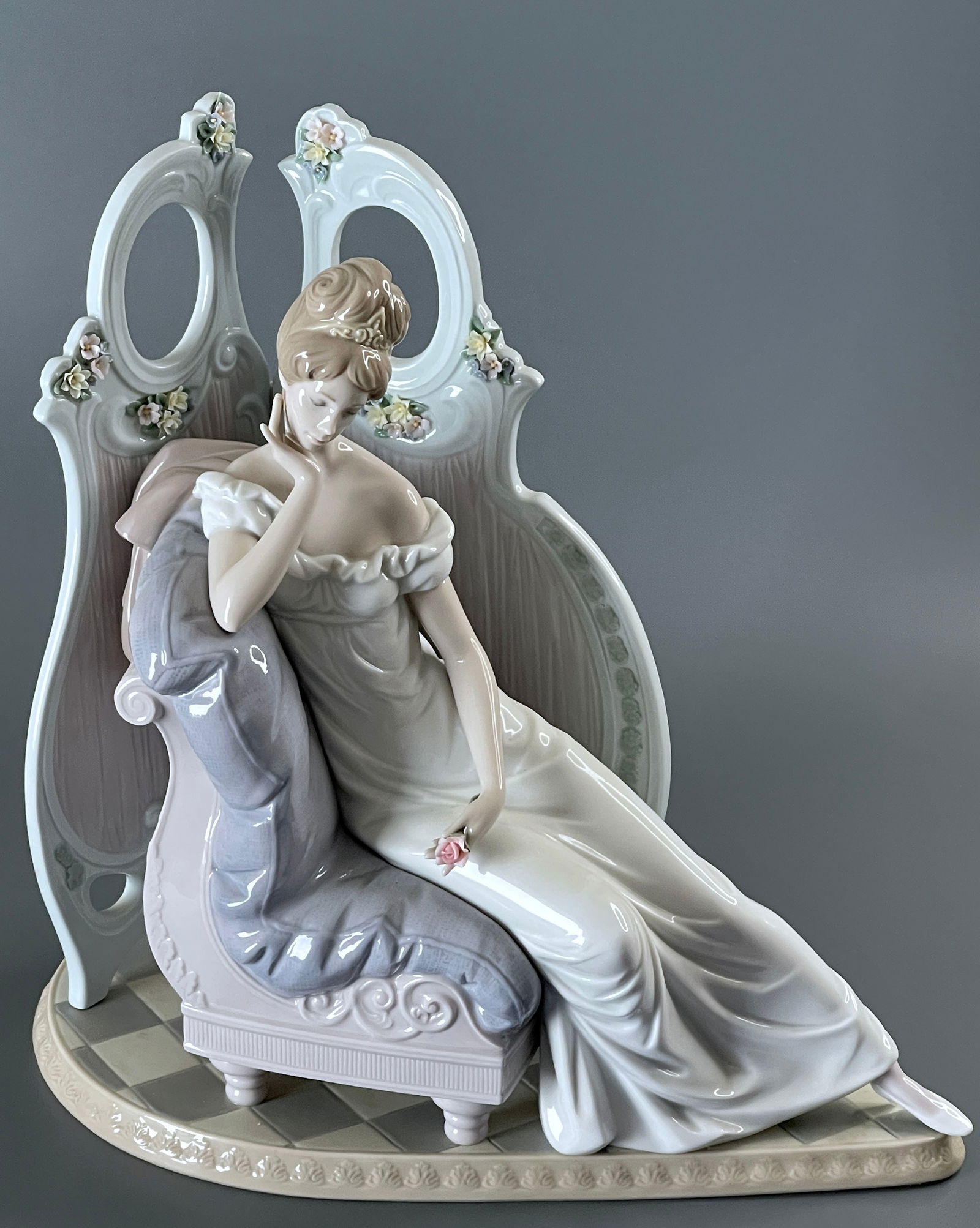 Lladro 01840 Promesas De Amor Sculptor Virginia Gonzalez Promises of Love Statue: Lladro 01840 Promesas De Amor Sculptor Virginia Gonzalez Promises of Love Statue