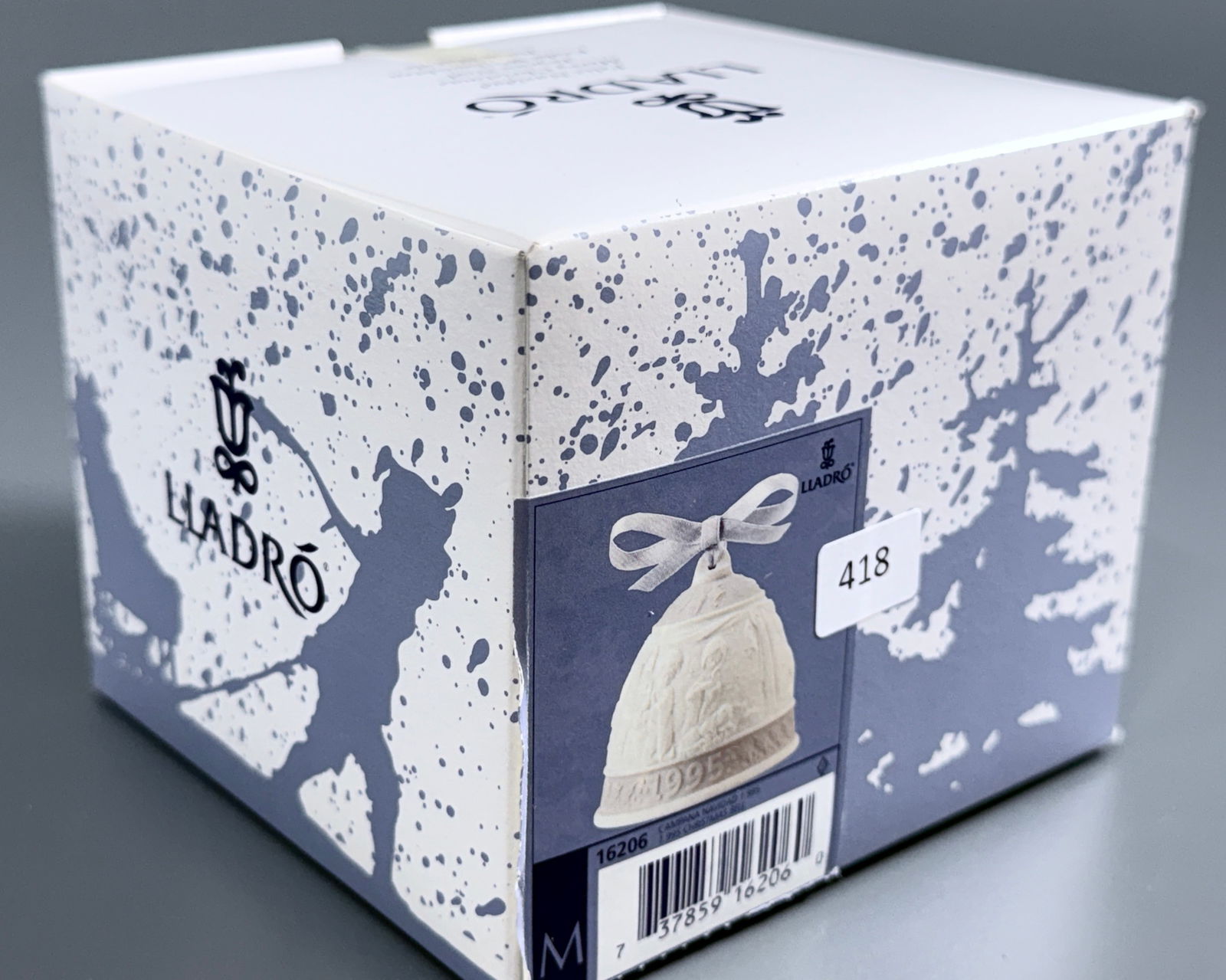 Lladro 16206 Collectible Handcrafted Spanish Christmas 1995 Porcelain Ornament Featuring a Nativity: Lladro 16206 Collectible Handcrafted Spanish Christmas 1995 Porcelain Ornament Featuring a Nativity Scene Design