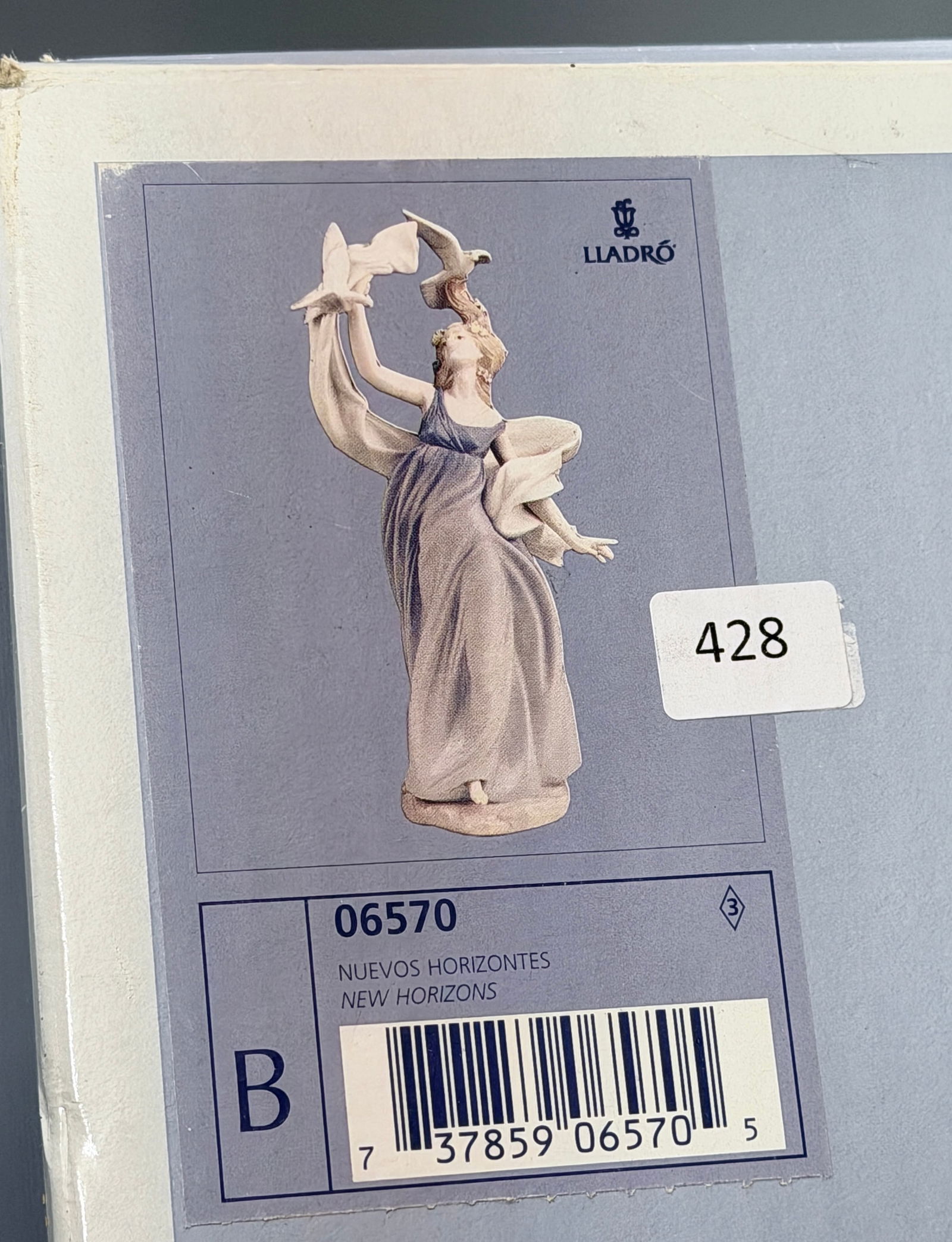 Lladro 6570 New Horizons Large Porcelain Figurine of a Woman with a Billowing Shawl and Doves (1 of 4)