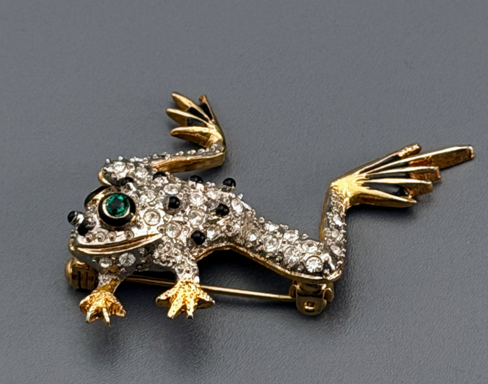 Vintage Gold Tone Pave Rhinestone Green Eye Frog Toad Brooch Pin (1 of 5)