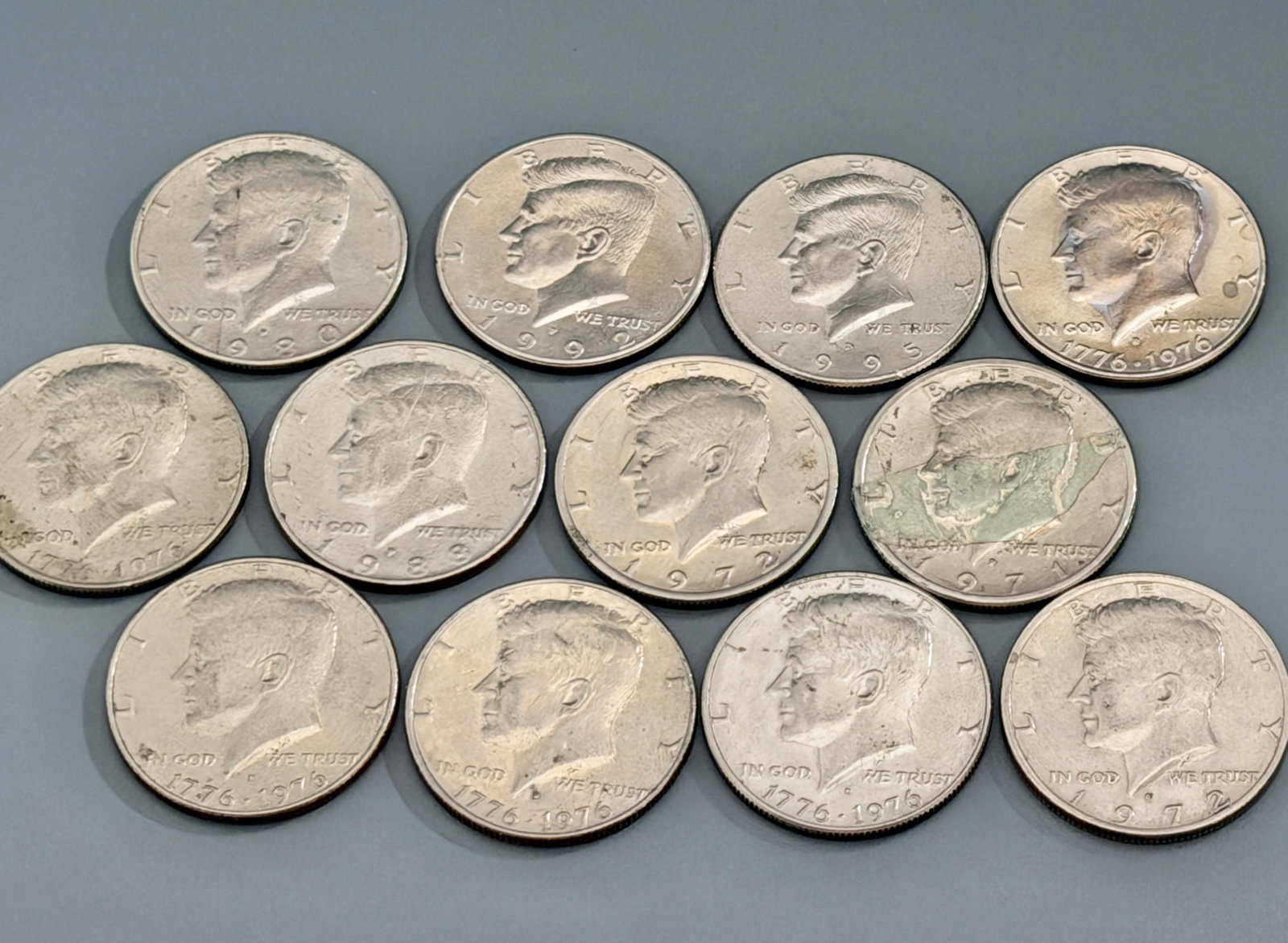 Lot of 12 Kennedy Half Dollars Mixed Dates Circulated US Coins Bulk 1776-1976 Bicentennial 1970s: Lot of 12 Kennedy Half Dollars Mixed Dates Circulated US Coins Bulk 1776-1976 Bicentennial 1970s 1980s 1990s Copper Nickel Clad