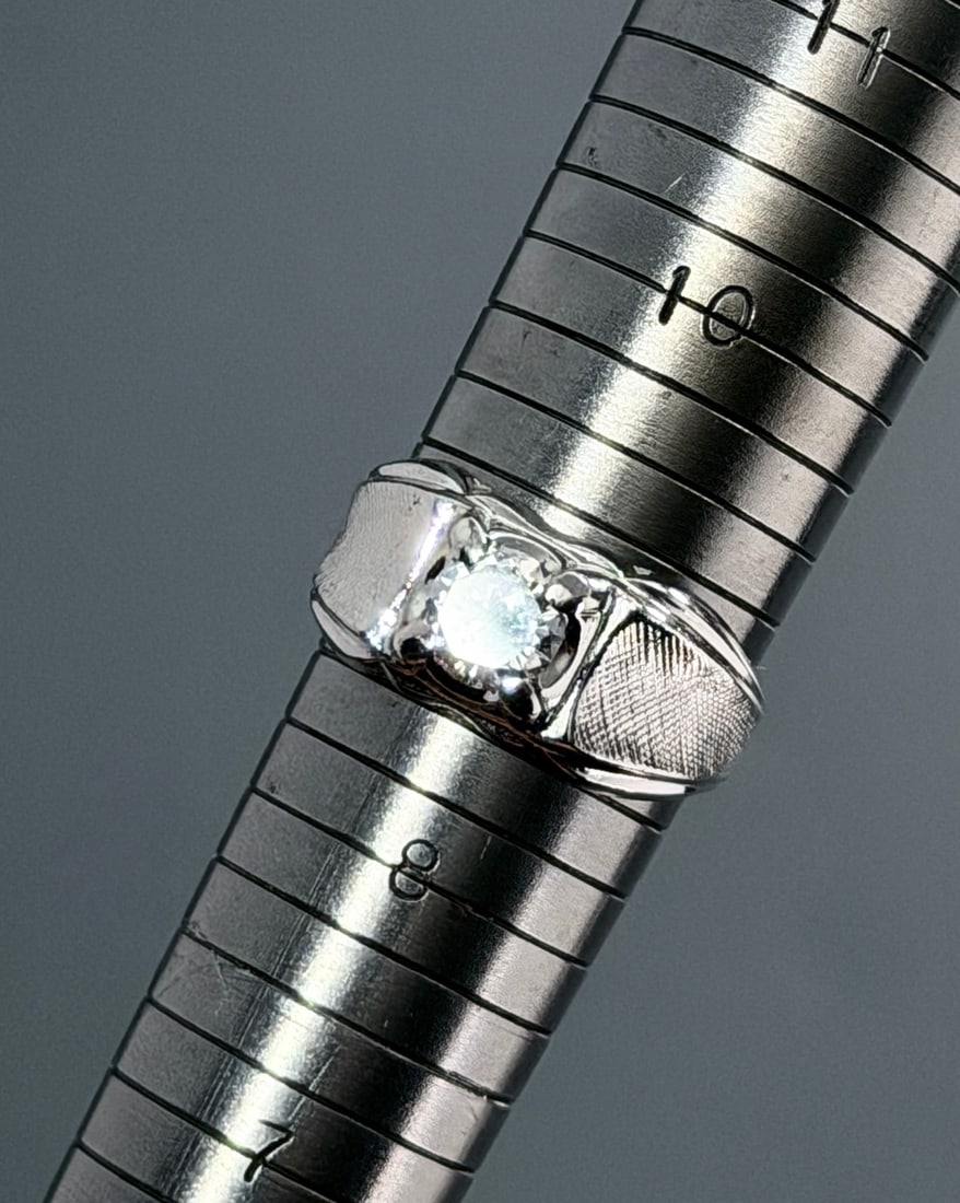 Mens Clear Stone Signet Solitaire Ring Florentine Fashion Jewelry Silver Tone 8g Size 8.5: Vintage Mens Clear Stone Signet Solitaire Ring Florentine Fashion Jewelry Silver Tone 8g Size 8.5