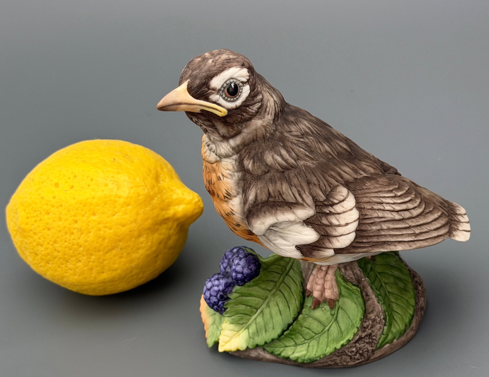 Boehm Porcelain Fledgling Robin 400-74 Vintage Bird Figurine Fine Bisque Porcelain Sculpture Hand (1 of 6)