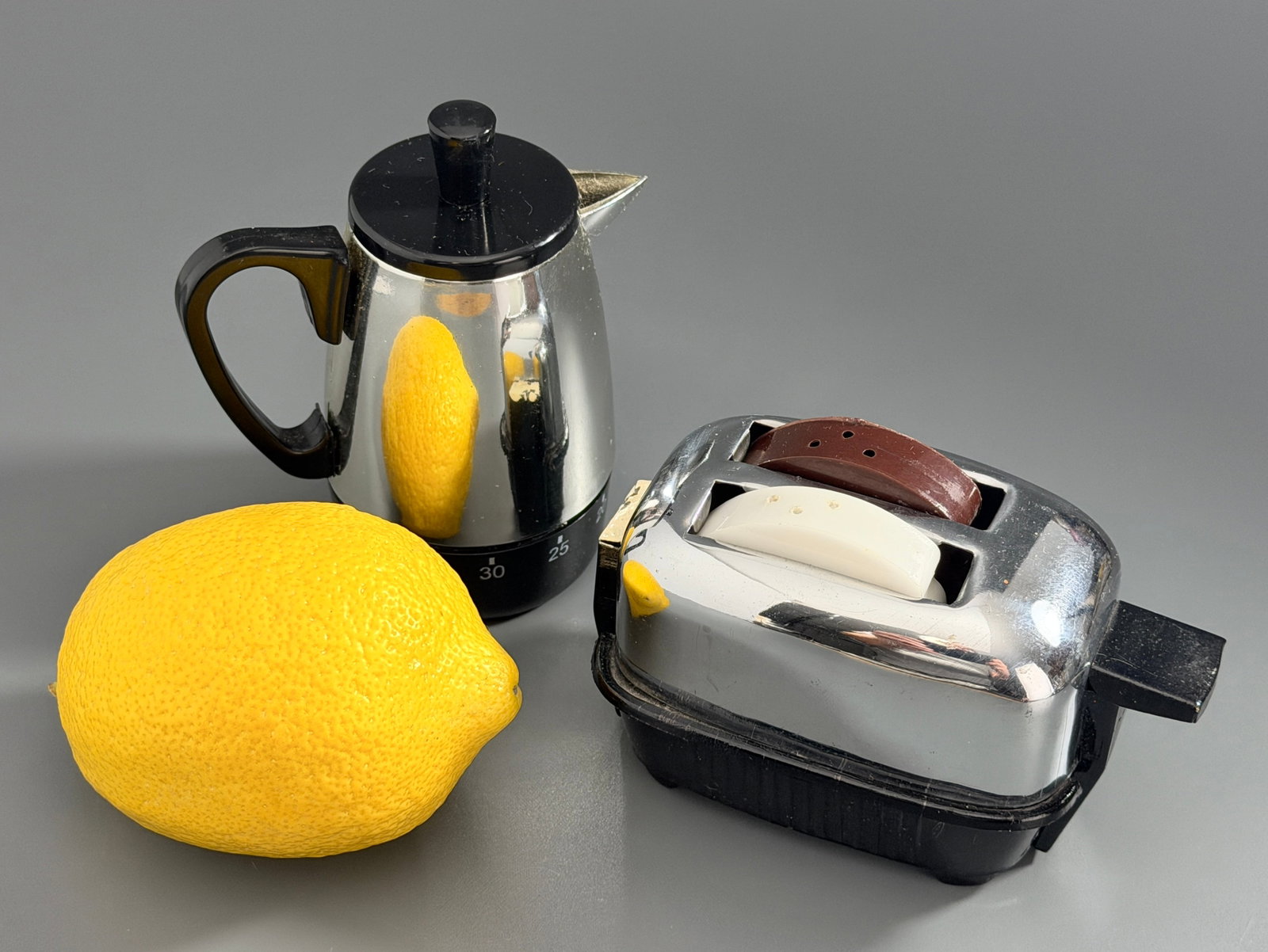 Retro Kitchen Decor Vintage Style Chrome Toaster Salt Pepper Shaker Coffee Pot Kitchen Timer: Retro Kitchen Decor Vintage Style Chrome Toaster Salt Pepper Shaker Coffee Pot Kitchen Timer Miniature Chrome Vintage Style Two Slice Toaster with Integrated Mechanical Side Lever Lifts when Pressed t